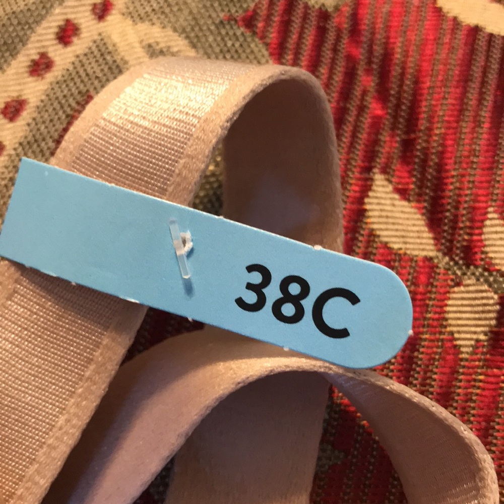 NWT Bali Women’s Lace, Smooth Underwire Bra - Picture 4 of 8